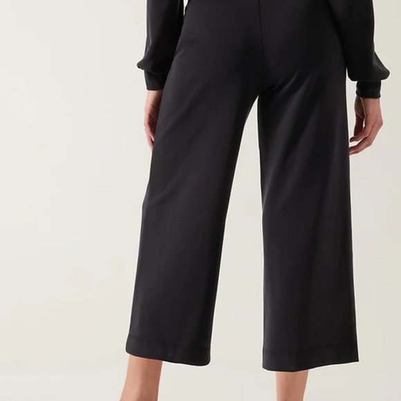 Athleta Seasoft Wide Crop Pant NWT Black - Picture 2 of 8